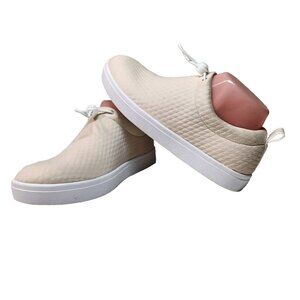 Nurture Restore Size 7 Powell Whisper  Elastic Toggle Comfort Sneakers Shoes 291